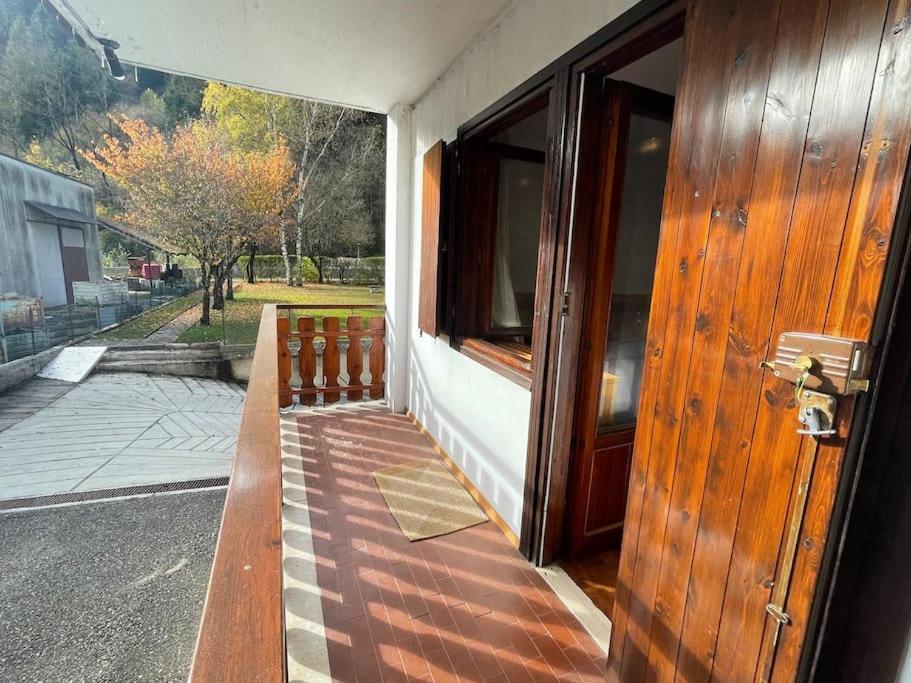 Appartamento La Casa Di Violetta Tonadico Luaran gambar